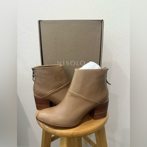 Nisolo Dari boot in Almond size 8.5, New in Box - Picture 6 of 10